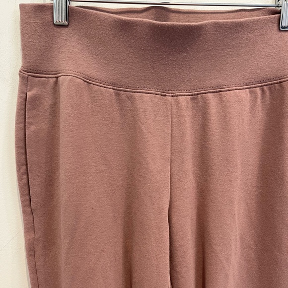 Alo Solar Sweatpant - Picture 2 of 3